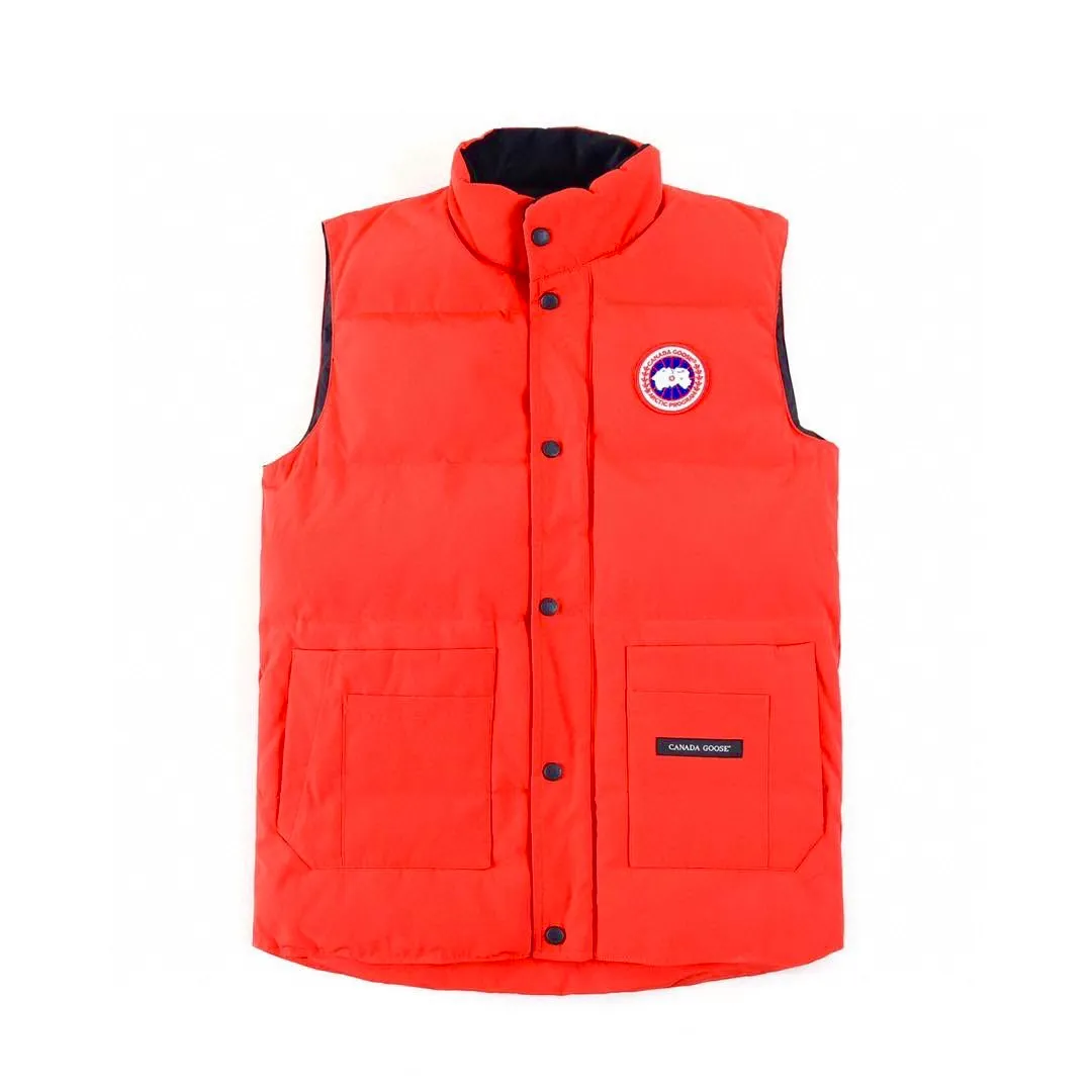 P360 Red] Canada Goose Canada Goose #Freestyle Crew 4154M Men’s and Women’s Vest Down# ➖ Genuine synchronous anti-counterfeiting chip sensor! ➖ Imported Behringer embroidery machine to customize 10,000-needle embroidery logo! ➖ Imported 21-count polyester-cotton blended original fabric, using Feather-Light 10D waterproof coating fabric, made of 84.5% polyester fiber and 15.5% cotton, 100% the best feel in the entire network! ➖ The genuine official website uses the national standard 80 white duck down, and will never be misled by false claims such as 90 down or goose down! ➖ 100% nylon nylon lining with double double-layer sealing design to prevent velvet from running away. Top-grade polar fleece is used in the collar and pockets to keep warm and comfortable! ➖ Yoshida YKK provides original custom-made electroplated sliders. YKK two-way lockable zippers are tight and smooth and will not peel off paint! ➖ 3M composite original Velcro is durable, and all accessories and hardware are disassembled and customized! ⛔No slander, no exaggeration, no need for too much copywriting, because it is focused, it is professional!  SIZE: XS S M L XL XXL